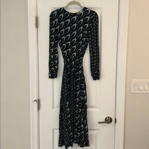 Zara Long Sleeve Dress with Black and Green Pattern
